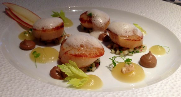 Pan-fried sea scallops @ Restaurant Gordon Ramsay