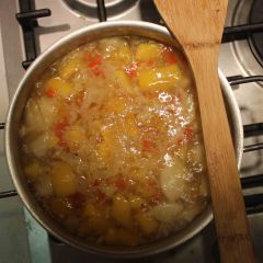 Vellutata mango e zenzero in bollitura