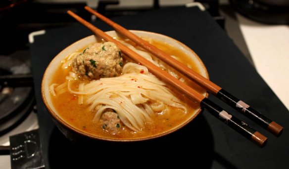 Zuppa orientale con polpette